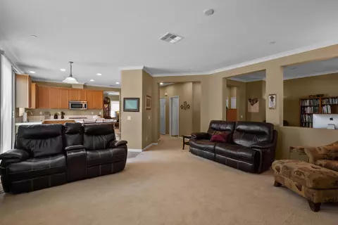 8836 Avoca Ct, Lancaster, CA 93536 photo 13