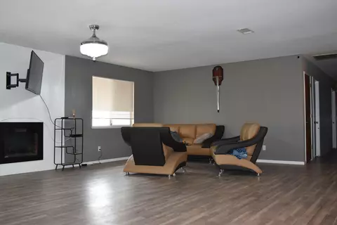 10955 4th Ave, Hesperia, CA 92345 photo 3
