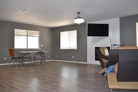10955 4th Ave, Hesperia, CA 92345 photo 2
