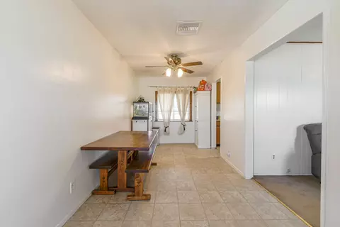 9202 Avenue E8 W, Lancaster, CA 93536 photo 3