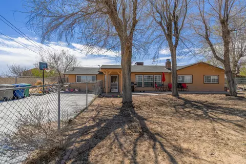 9202 Avenue E8 W, Lancaster, CA 93536 photo 1