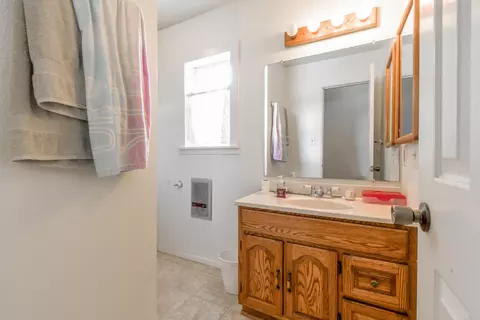 9202 Avenue E8 W, Lancaster, CA 93536 photo 5