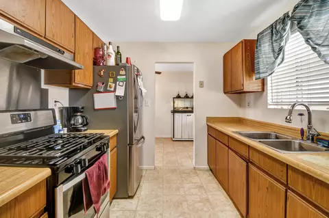 9202 Avenue E8 W, Lancaster, CA 93536 photo 2