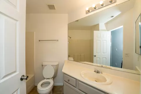 43234 Vineyard Dr, Lancaster, CA 93535 photo 13