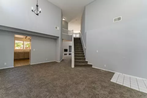 43234 Vineyard Dr, Lancaster, CA 93535 photo 2