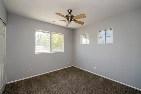 43234 Vineyard Dr, Lancaster, CA 93535 photo 12