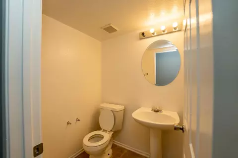 43234 Vineyard Dr, Lancaster, CA 93535 photo 7