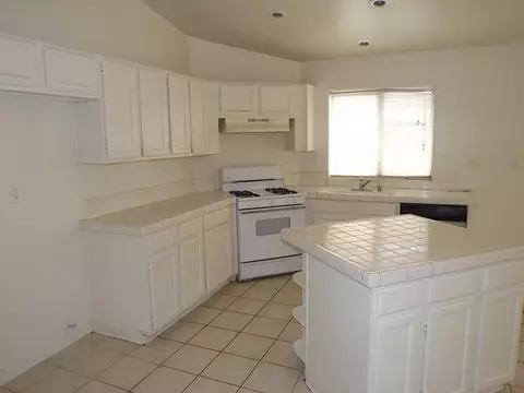 1647 Silvia Ave, Lancaster, CA 93535 photo 6