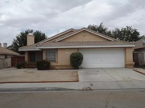 1647 Silvia Ave, Lancaster, CA 93535 photo 2