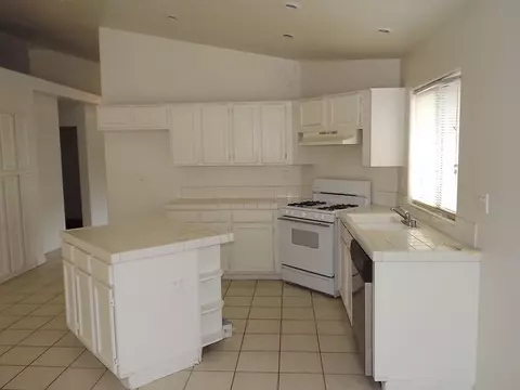 1647 Silvia Ave, Lancaster, CA 93535 photo 9