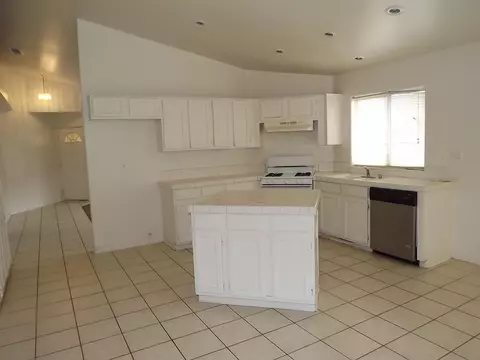 1647 Silvia Ave, Lancaster, CA 93535 photo 8