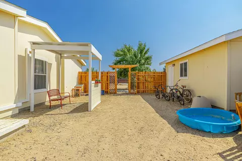 8515 Ave D 2 W, Lancaster, CA 93536 photo 3