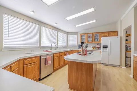 8515 Ave D 2 W, Lancaster, CA 93536 photo 6