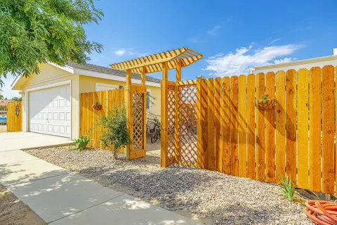 8515 Ave D 2 W, Lancaster, CA 93536 photo 4