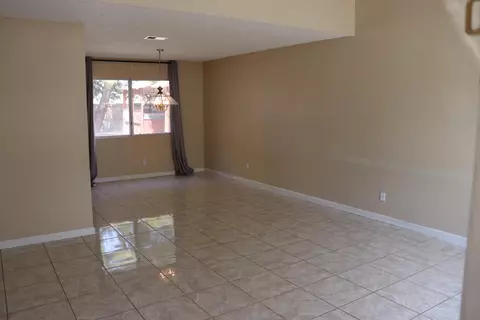 37398 Sheffield Dr, Palmdale, CA 93550 photo 3
