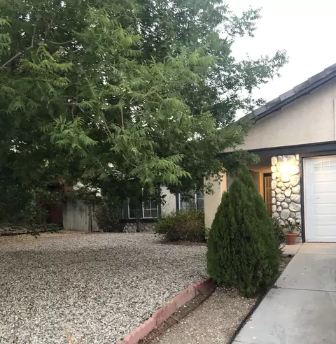 37368 Downing St, Palmdale, CA 93550 photo 2