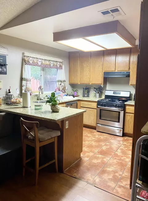 37368 Downing St, Palmdale, CA 93550 photo 8