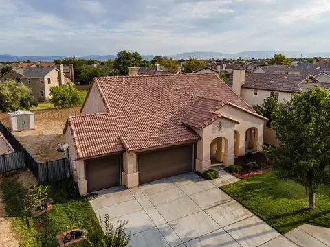 2134 Nugent St E, Lancaster, CA 93535 photo 3