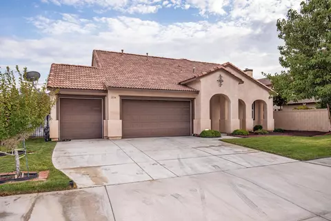 2134 Nugent St E, Lancaster, CA 93535 photo 2
