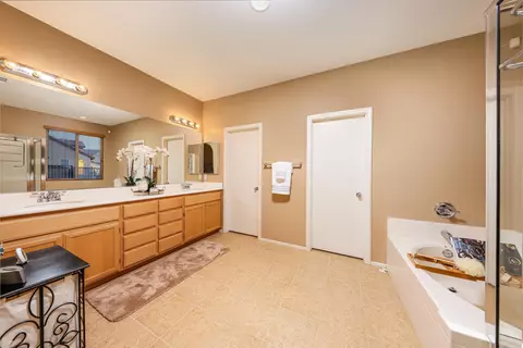 2134 Nugent St E, Lancaster, CA 93535 photo 13