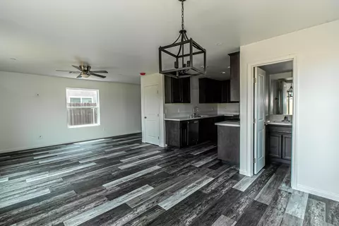 472 Jonathan Pl, Tehachapi, CA 93561 photo 3