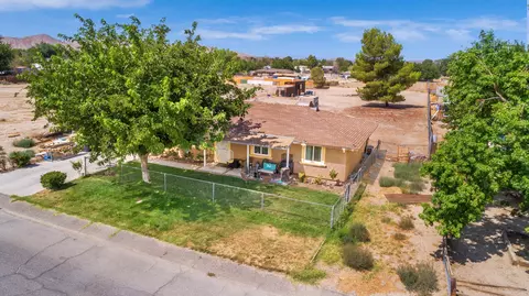 40975 174th St E, Lancaster, CA 93535 photo 1