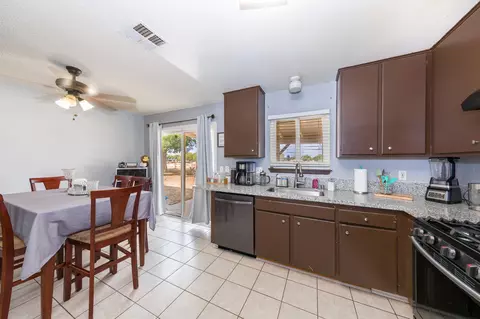 40975 174th St E, Lancaster, CA 93535 photo 9