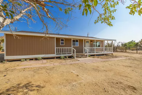 3639 Backus Rd, Mojave, CA 93501 photo 2