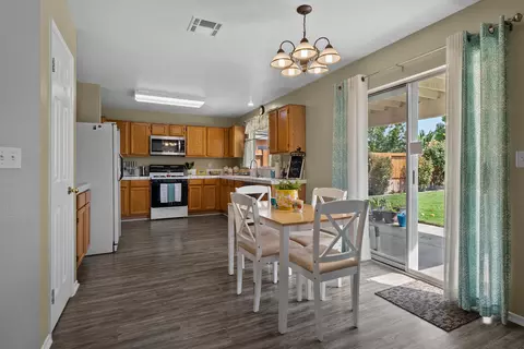 3042 Ave K4 E, Lancaster, CA 93535 photo 9