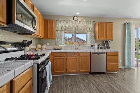 3042 Ave K4 E, Lancaster, CA 93535 photo 8