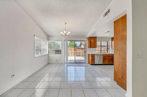 2129 Dallin St, Lancaster, CA 93536 photo 10