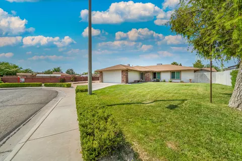 2129 Dallin St, Lancaster, CA 93536 photo 2
