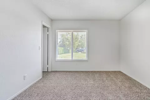 2129 Dallin St, Lancaster, CA 93536 photo 25
