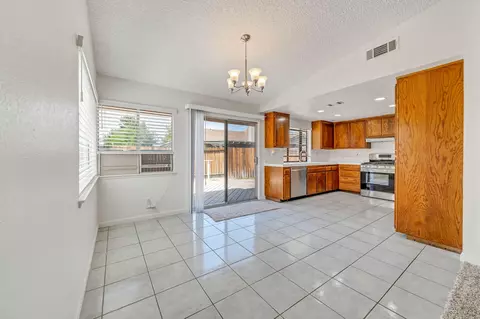 2129 Dallin St, Lancaster, CA 93536 photo 11