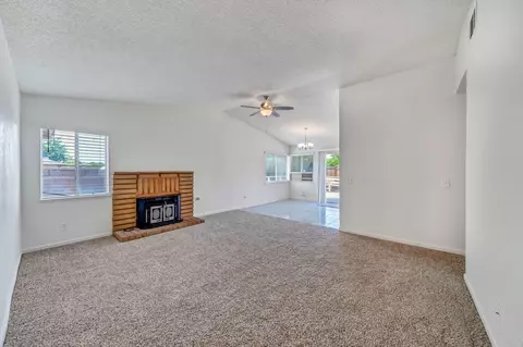2129 Dallin St, Lancaster, CA 93536 photo 5