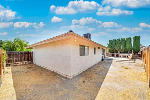 2129 Dallin St, Lancaster, CA 93536 photo 32