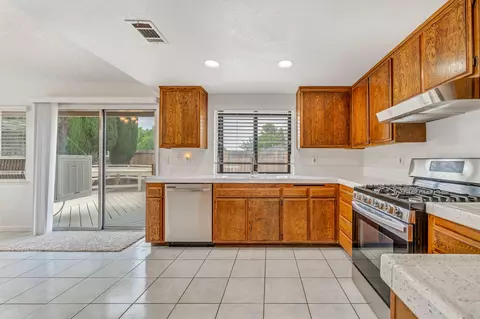 2129 Dallin St, Lancaster, CA 93536 photo 16