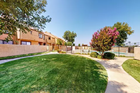 1840 Ave J2 E #2, Lancaster, CA 93535 photo 3