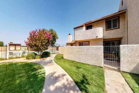 1840 Ave J2 E #2, Lancaster, CA 93535 photo 2