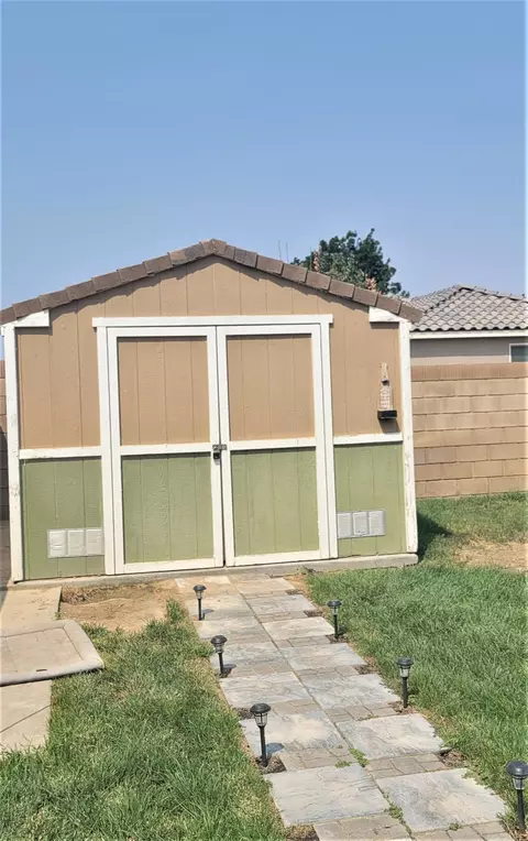 45557 Stanridge Ave, Lancaster, CA 93535 photo 12