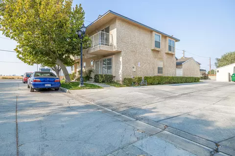43605 Park Ave, Lancaster, CA 93534 photo 4