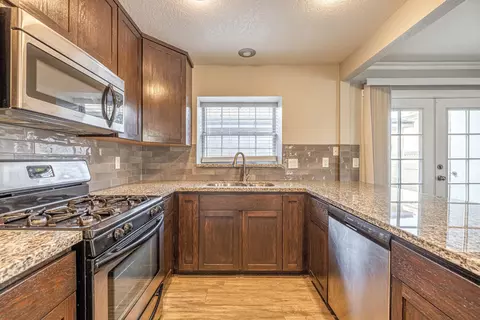 43605 Park Ave, Lancaster, CA 93534 photo 10