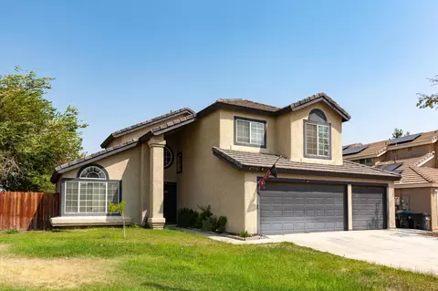 4715 Adela Ct, Palmdale, CA 93552 photo 2