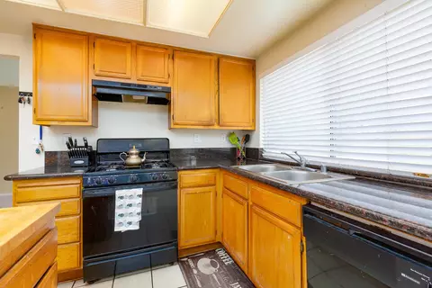4715 Adela Ct, Palmdale, CA 93552 photo 11