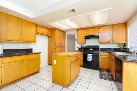 4715 Adela Ct, Palmdale, CA 93552 photo 10