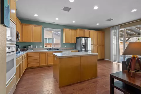43928 Freer Way, Lancaster, CA 93536 photo 9