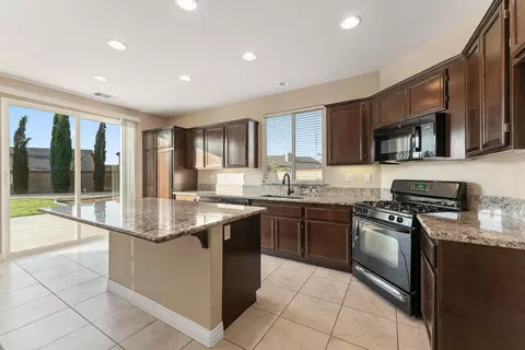 6101 Kindling Ct, Lancaster, CA 93536 photo 10