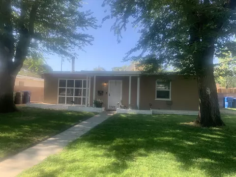 1214 Ivyton St W, Lancaster, CA 93534 photo 1
