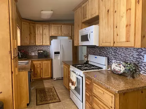 1214 Ivyton St W, Lancaster, CA 93534 photo 6