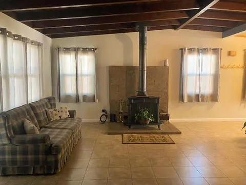 1214 Ivyton St W, Lancaster, CA 93534 photo 4